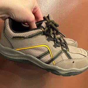 M.A.P. Boys sz 4 sneaks outdoors/water resistant